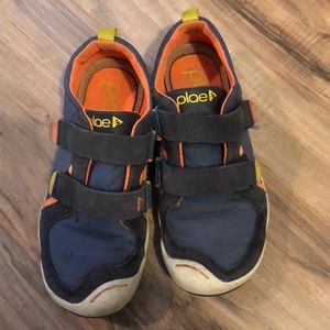 Plae Size 2 boy blue